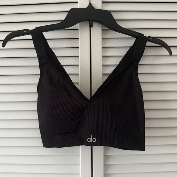 ALO Yoga Other - Alo Yoga Seamless Ribbed Favorite Bra - M Black